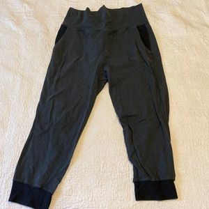 Lulu capri joggers